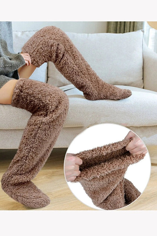 CozyFeet™ Uzun Peluş Uyku Çorabı – Yumuşacık, Kaymaz, Sıcacık Ev Konforu